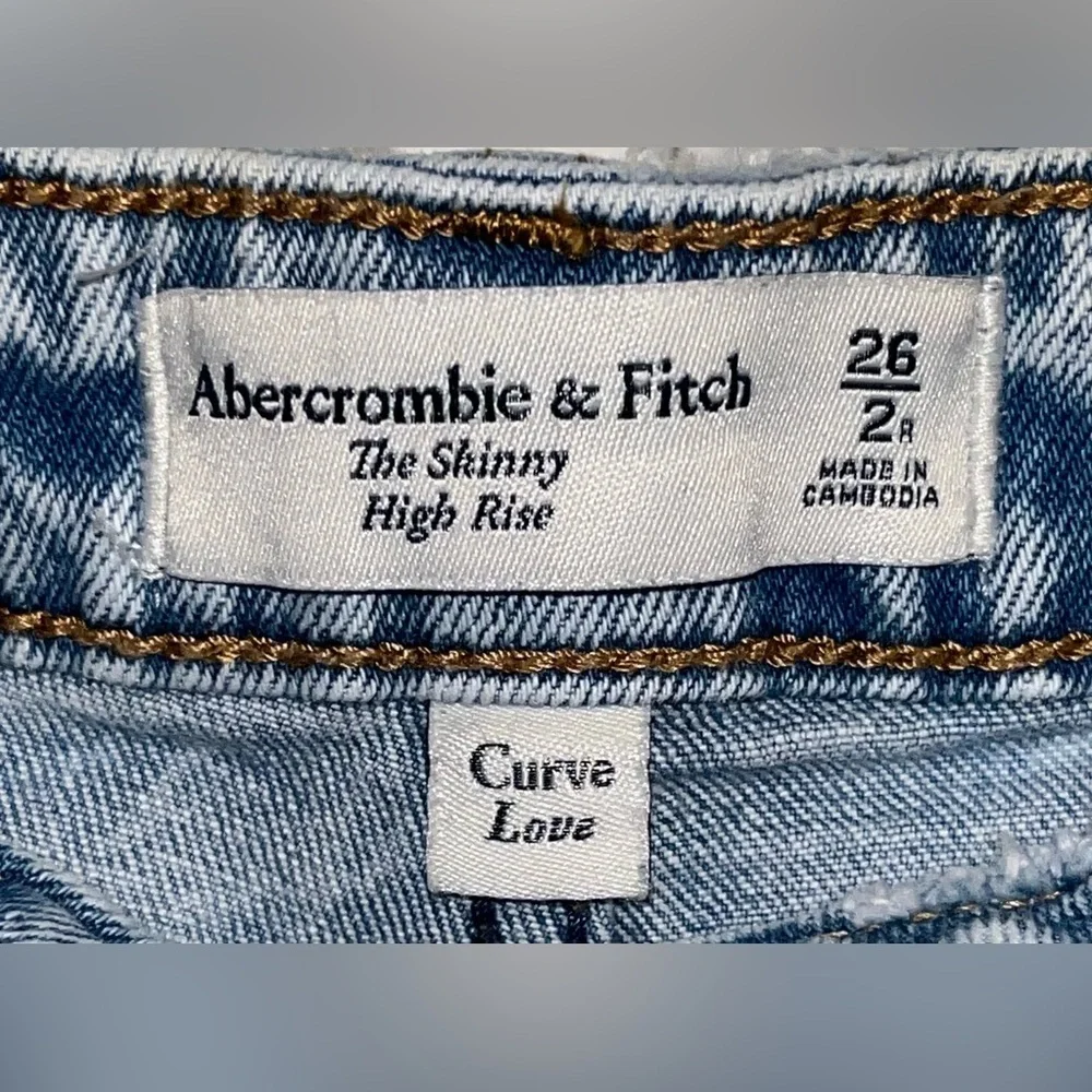 Abercrombie & Fitch Jeans The Skinny HIgh Rise Curve Love Size 26/2 Distressed